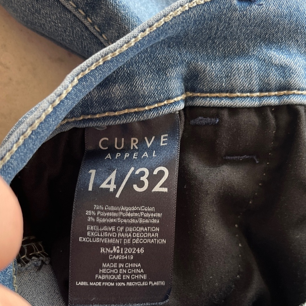 Curve Appeal Pair of Light & Medium Wash Blue Denim Jeans size 14 - Picture 10 of 14
